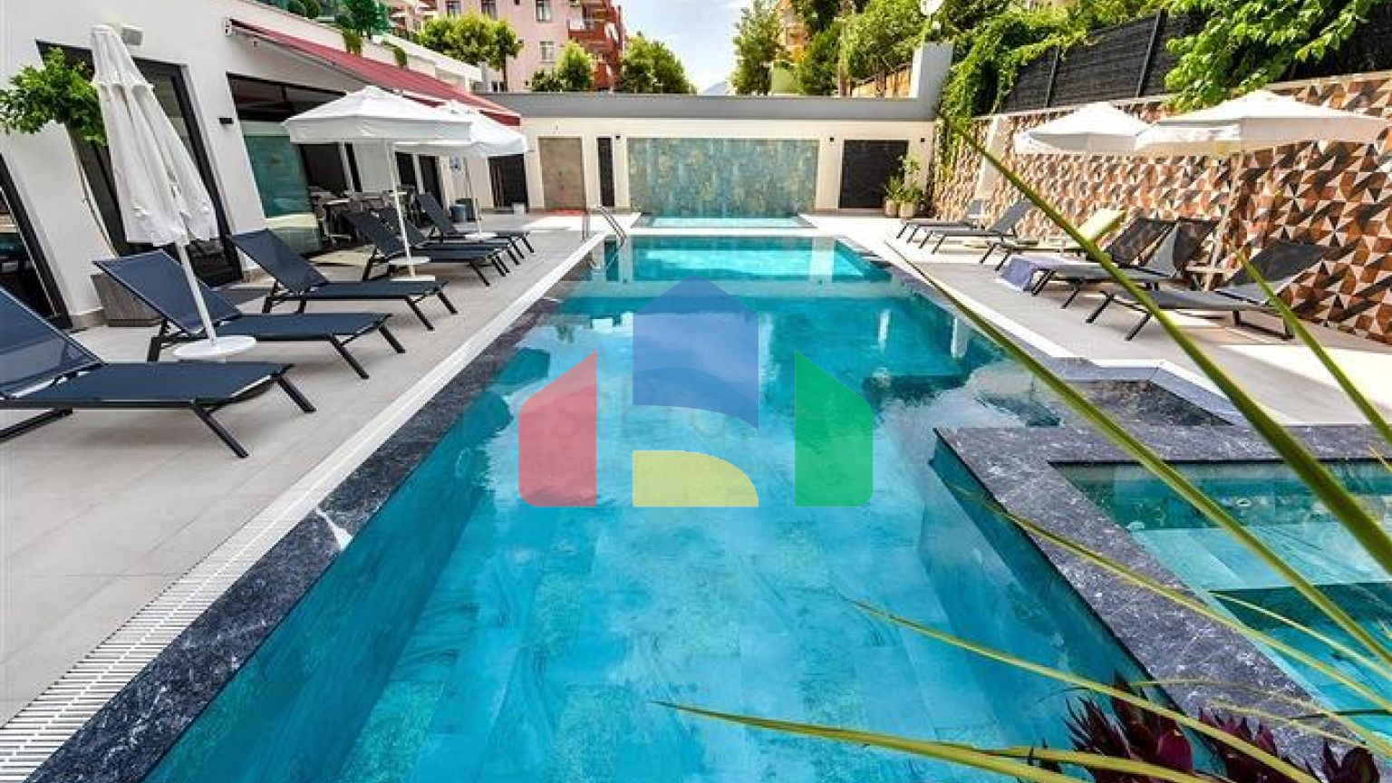 Квартира в новом комплексе всего в 200 метрах от моря