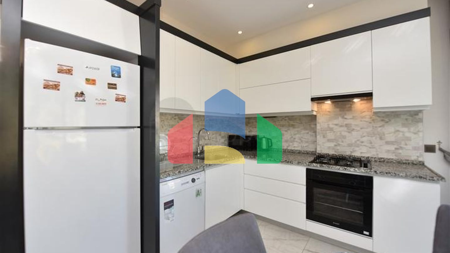 Комфортабельная квартира планировки 2+1 в центре Алании