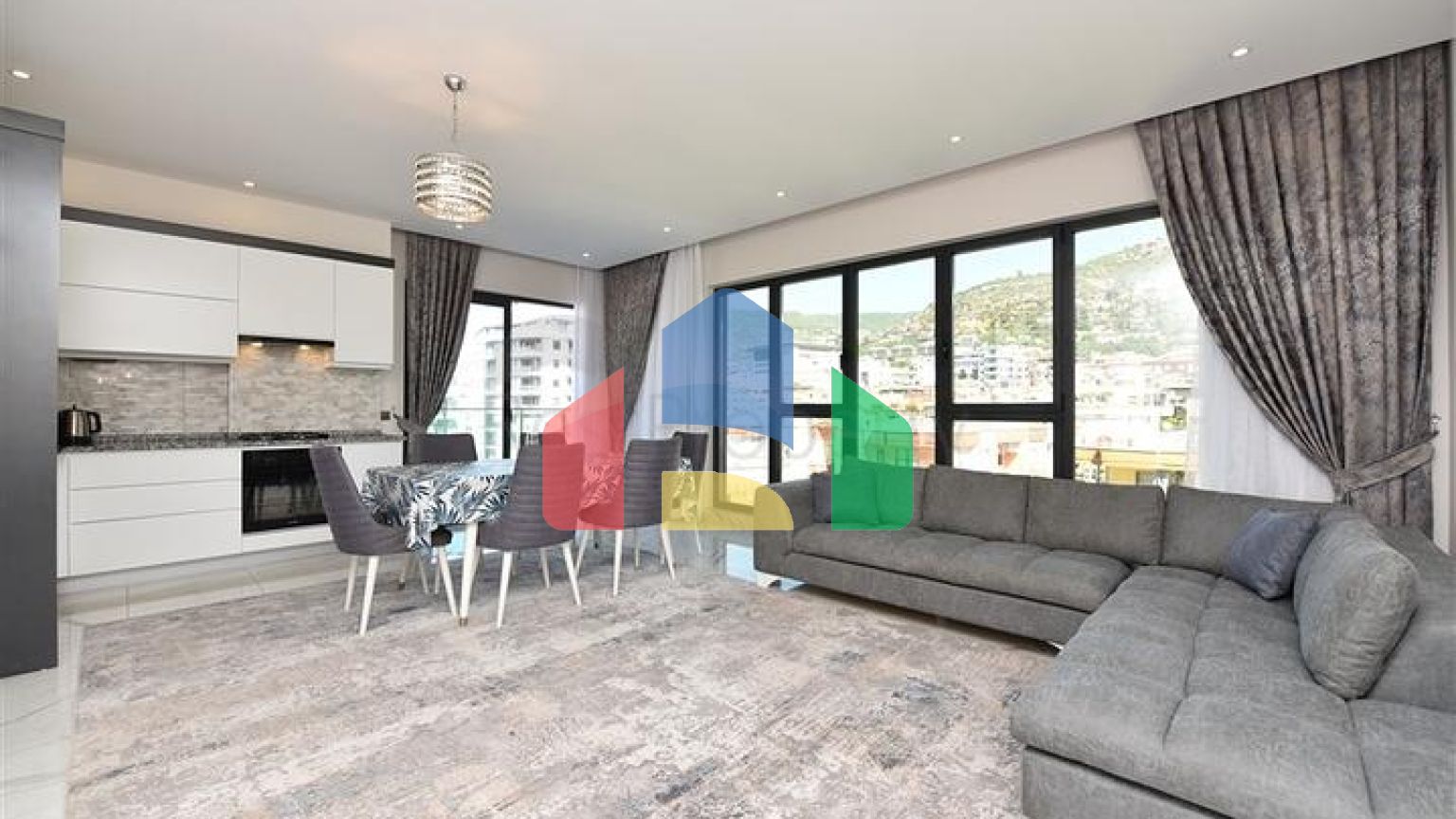 Комфортабельная квартира планировки 2+1 в центре Алании