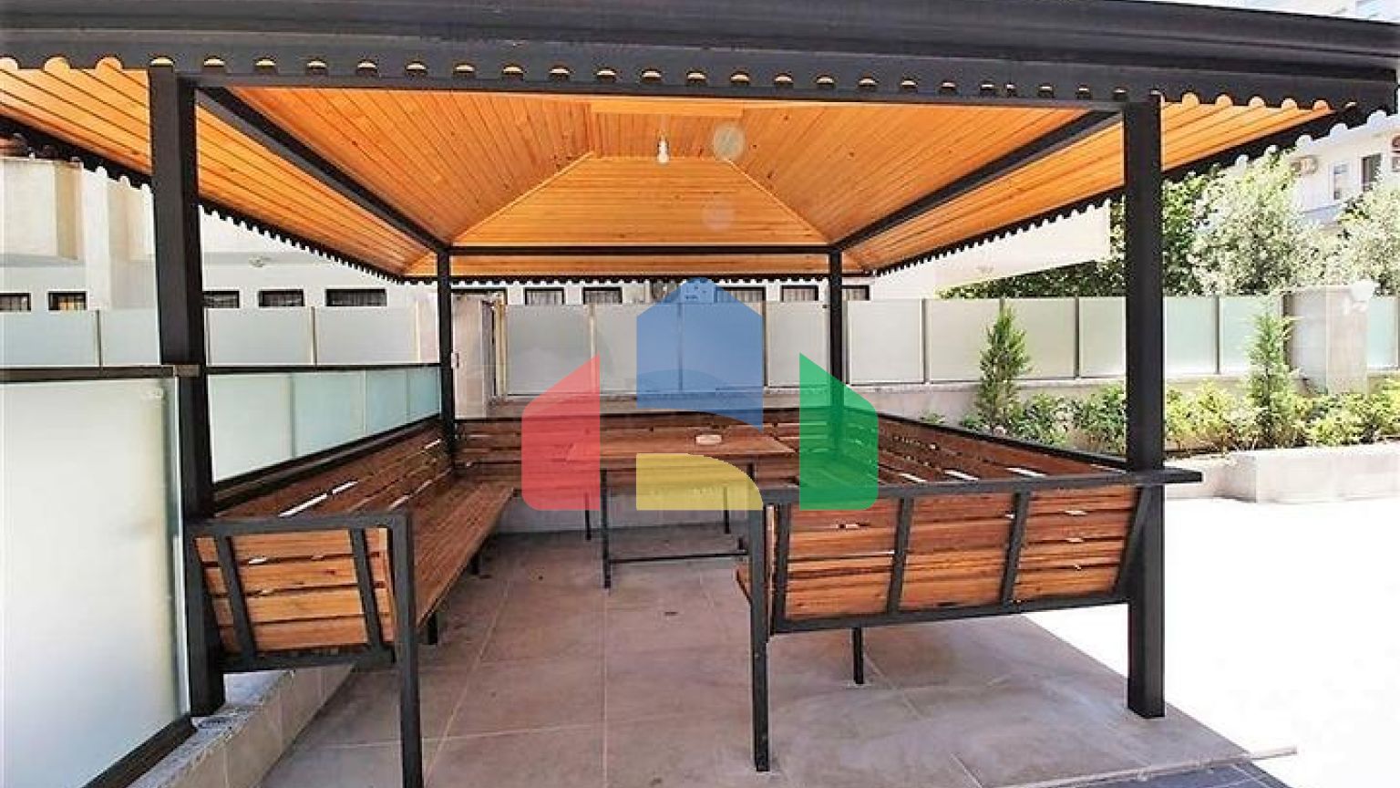 Комфортабельная квартира планировки 2+1 в центре Алании