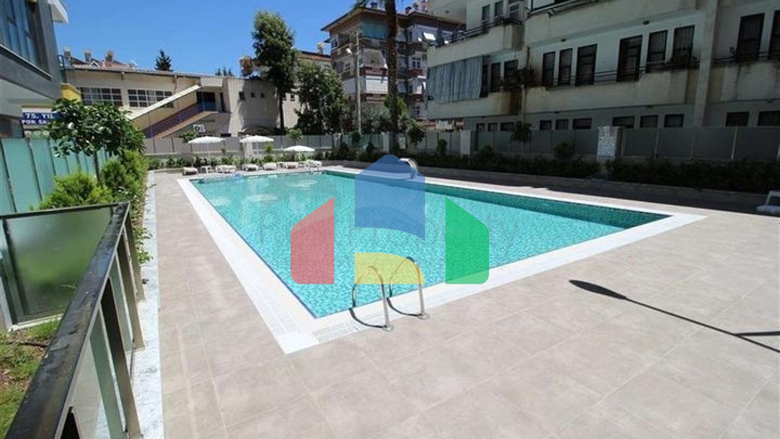 Комфортабельная квартира планировки 2+1 в центре Алании