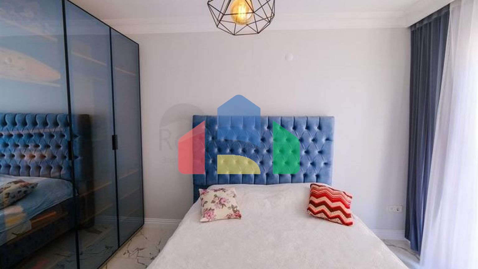 Мебелированная просторная квартира в комплексе с видом на море и горы