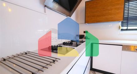 Мебелированная просторная квартира в комплексе с видом на море и горы