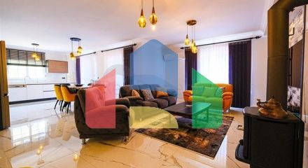 Мебелированная просторная квартира в комплексе с видом на море и горы