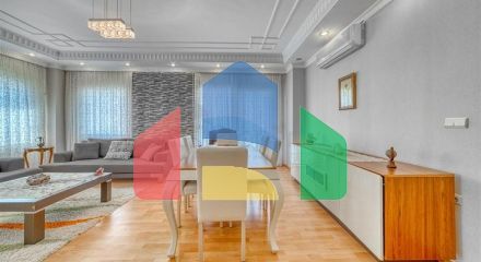 Простора квартира в центрі Аланії