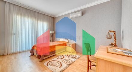 Простора квартира в центрі Аланії