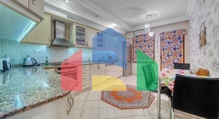 Простора квартира в центрі Аланії
