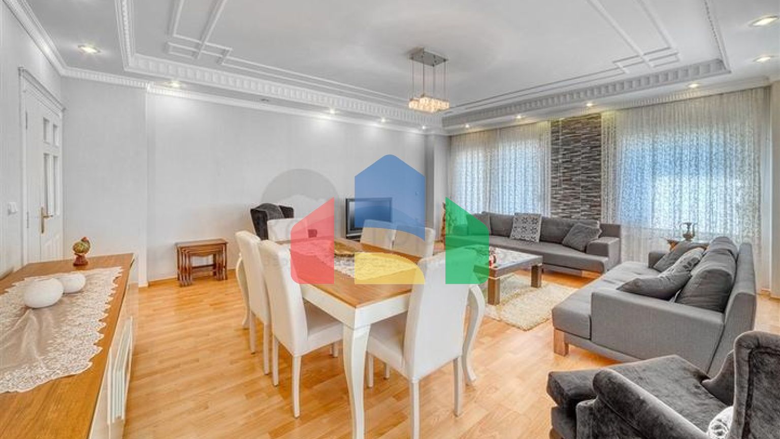 Просторная квартира в центре Алании