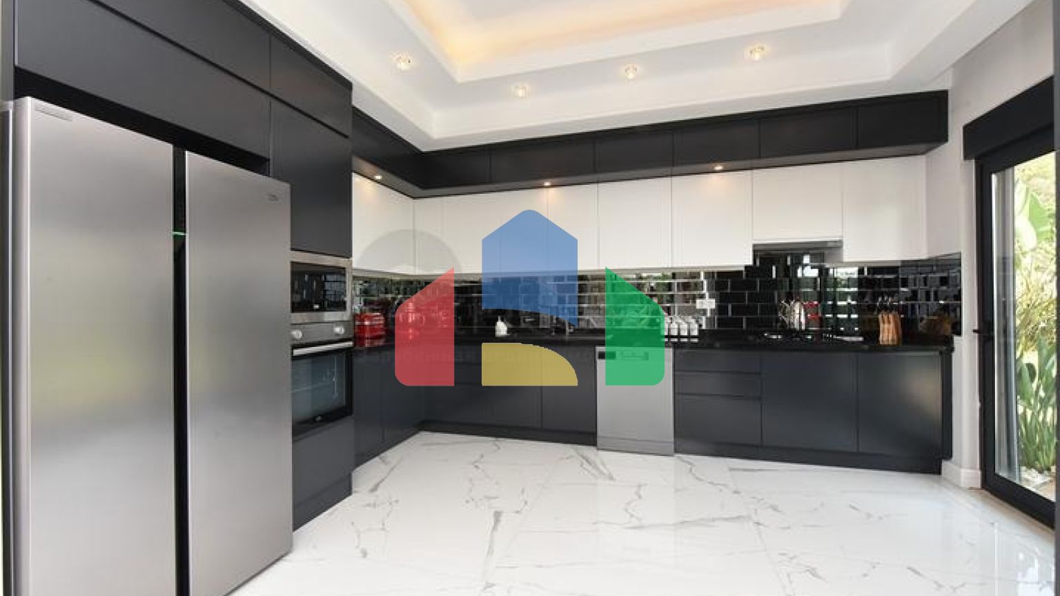 Вілла 4 + 1 в центрі Аланії