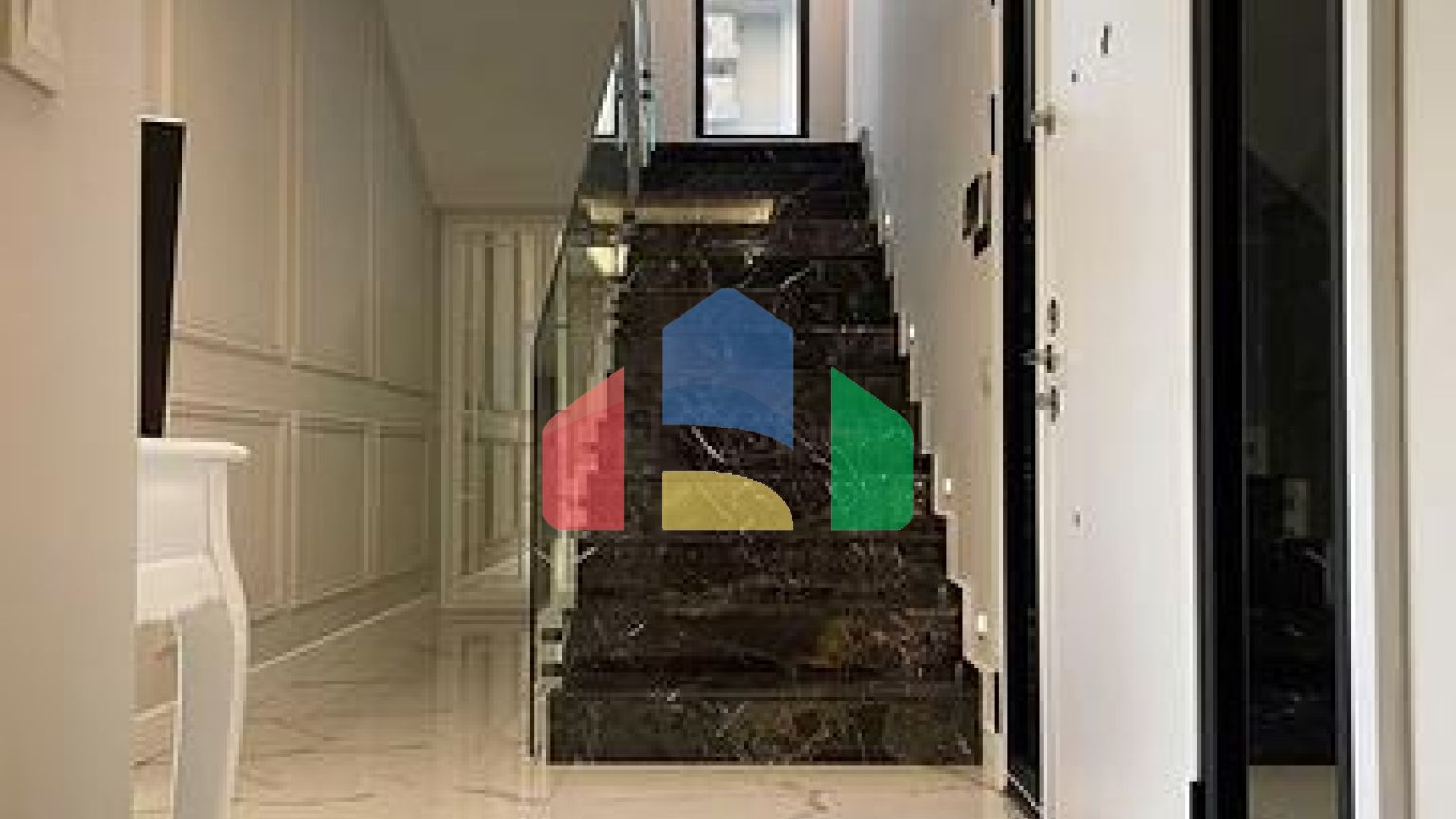 Вілла 4 + 1 в центрі Аланії