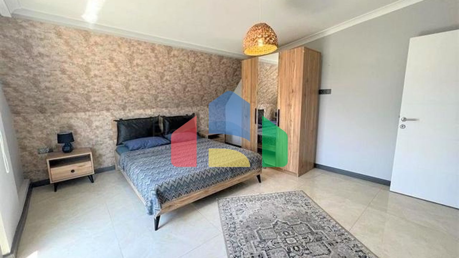 Просторий пентхаус 4 + 1 в центрі Аланії з видом на фортецю