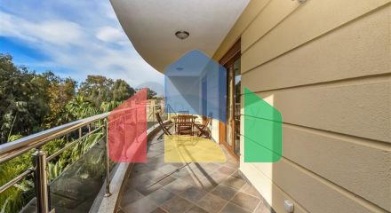 Luxury 2+1 apartment on the first line in the center of Alanya