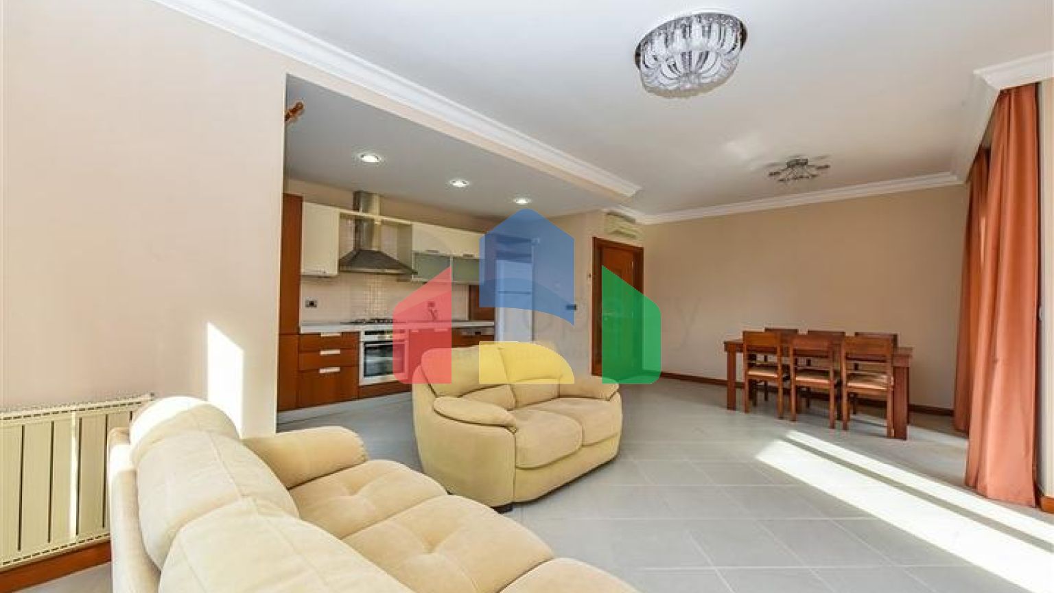 Розкішна квартира 2+1 на першій лінії в центрі Аланії