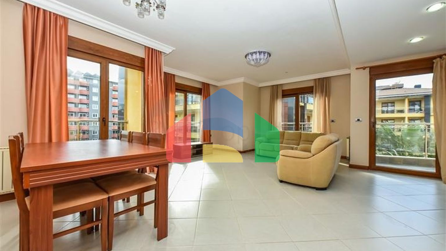 Розкішна квартира 2+1 на першій лінії в центрі Аланії