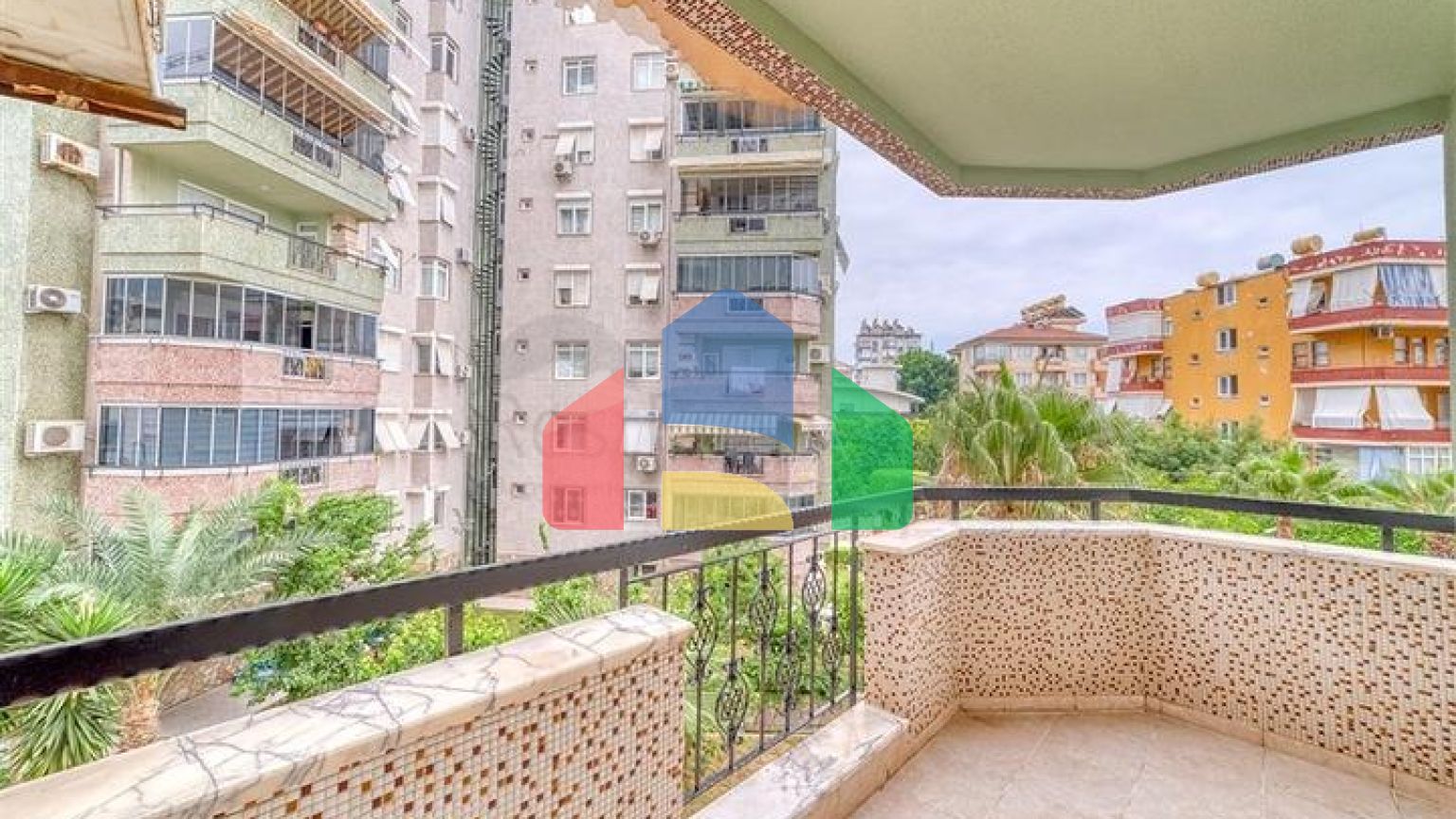 Трехкомнатная квартира в 10 минутах от пляжа Клеопатра