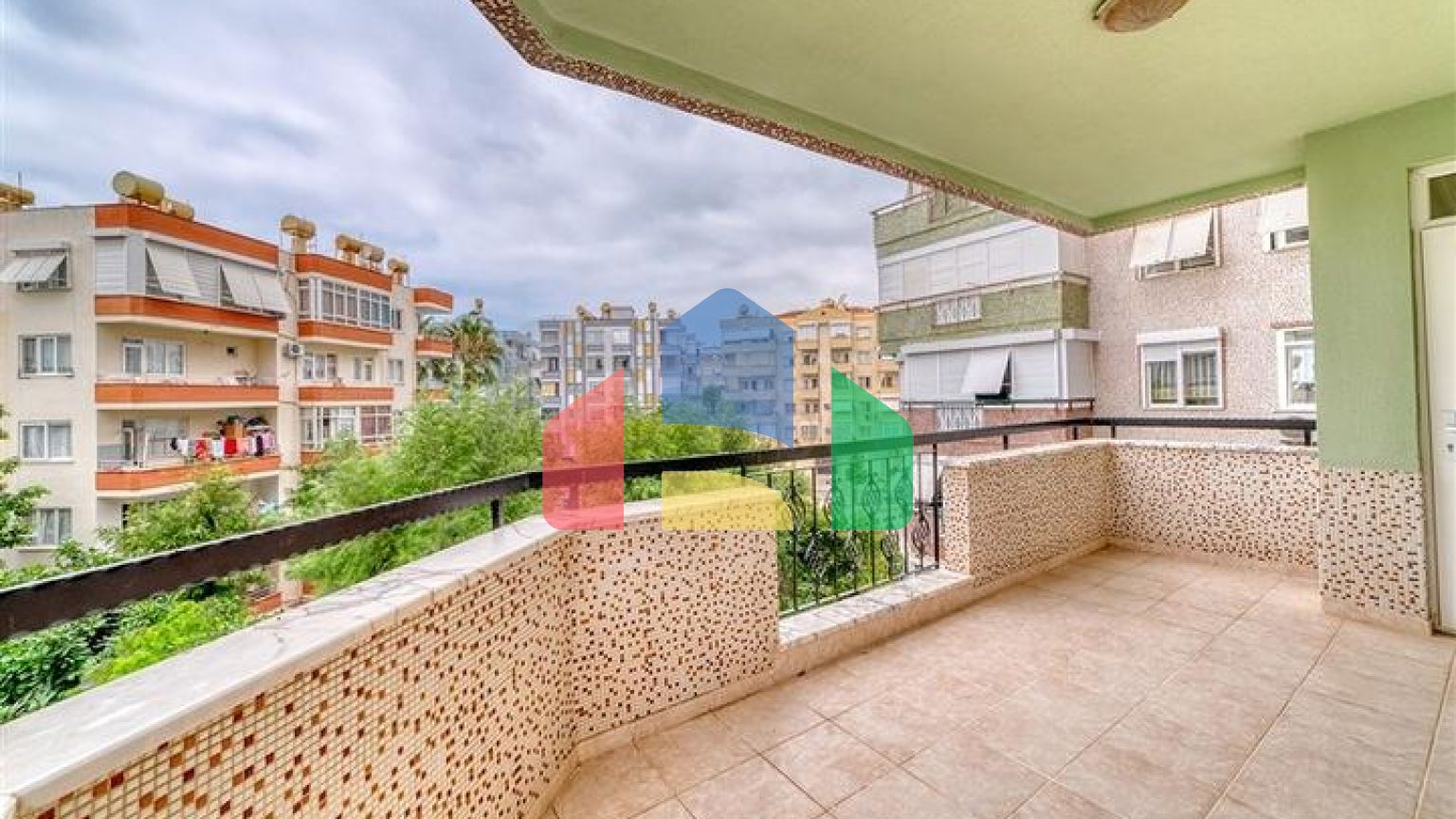 Трехкомнатная квартира в 10 минутах от пляжа Клеопатра