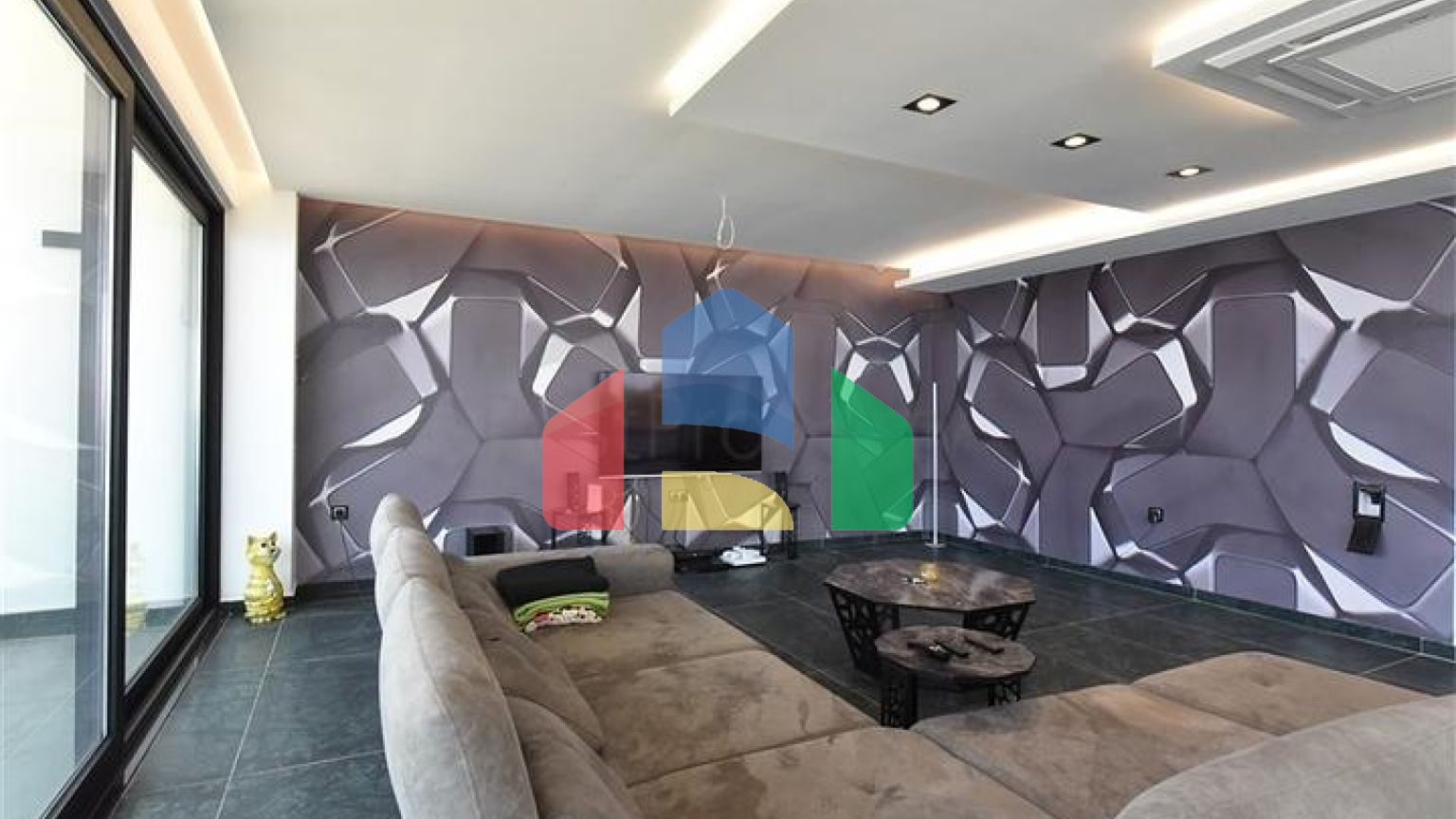 Вилла 4+2 с бассейном и видом на Средиземное море