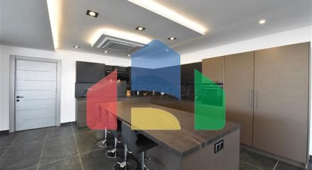 Вилла 4+2 с бассейном и видом на Средиземное море