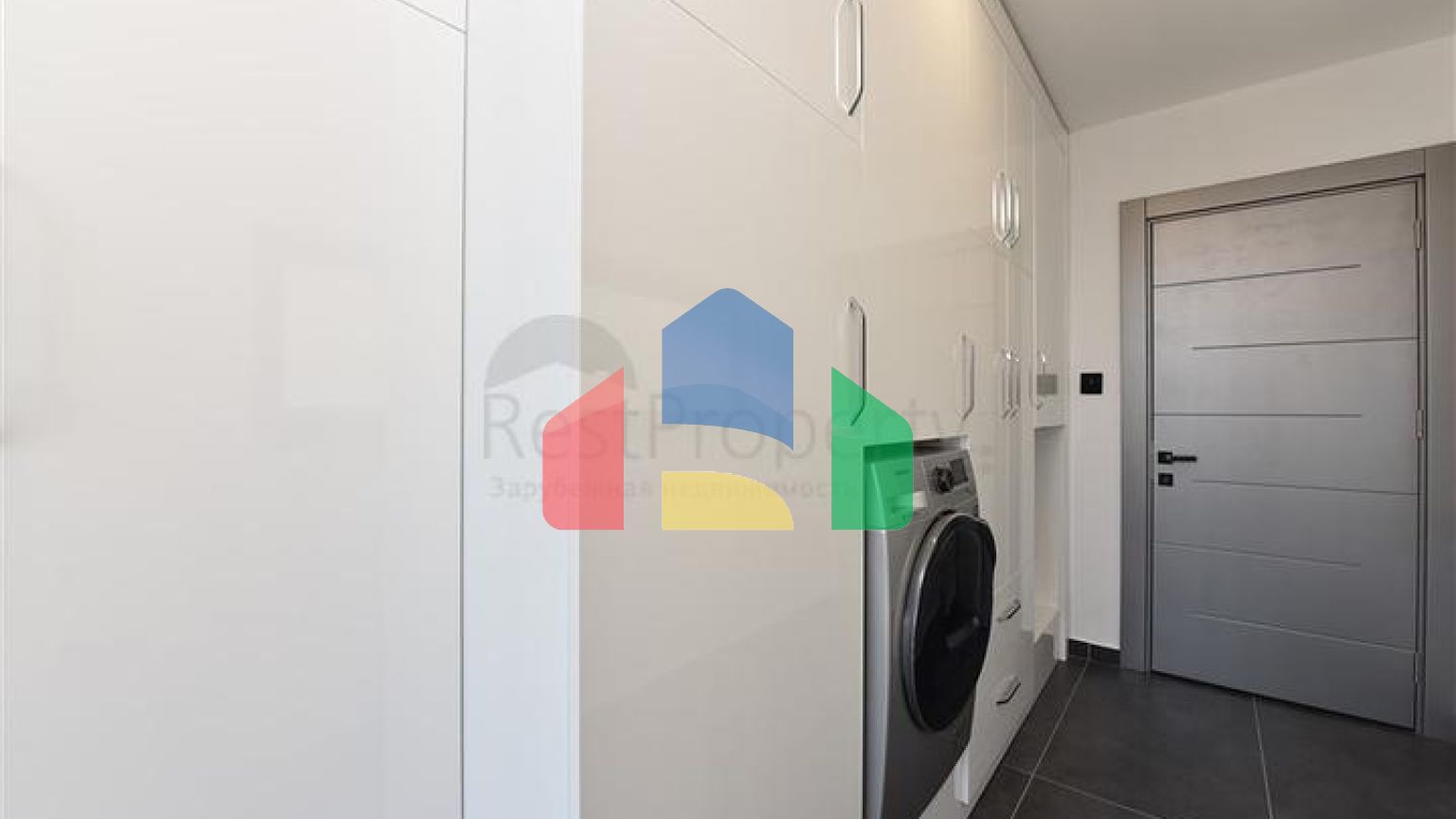 Вилла 4+2 с бассейном и видом на Средиземное море