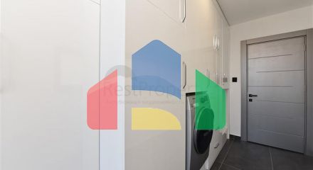 Вилла 4+2 с бассейном и видом на Средиземное море