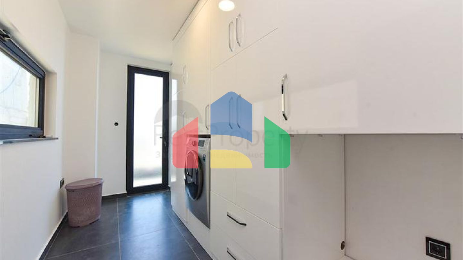 Вилла 4+2 с бассейном и видом на Средиземное море