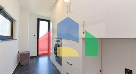 Вилла 4+2 с бассейном и видом на Средиземное море