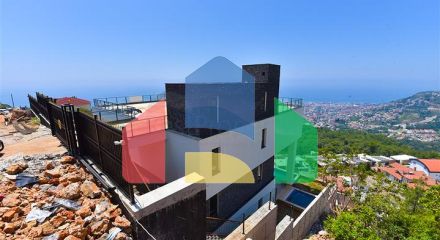 Вилла 4+2 с бассейном и видом на Средиземное море