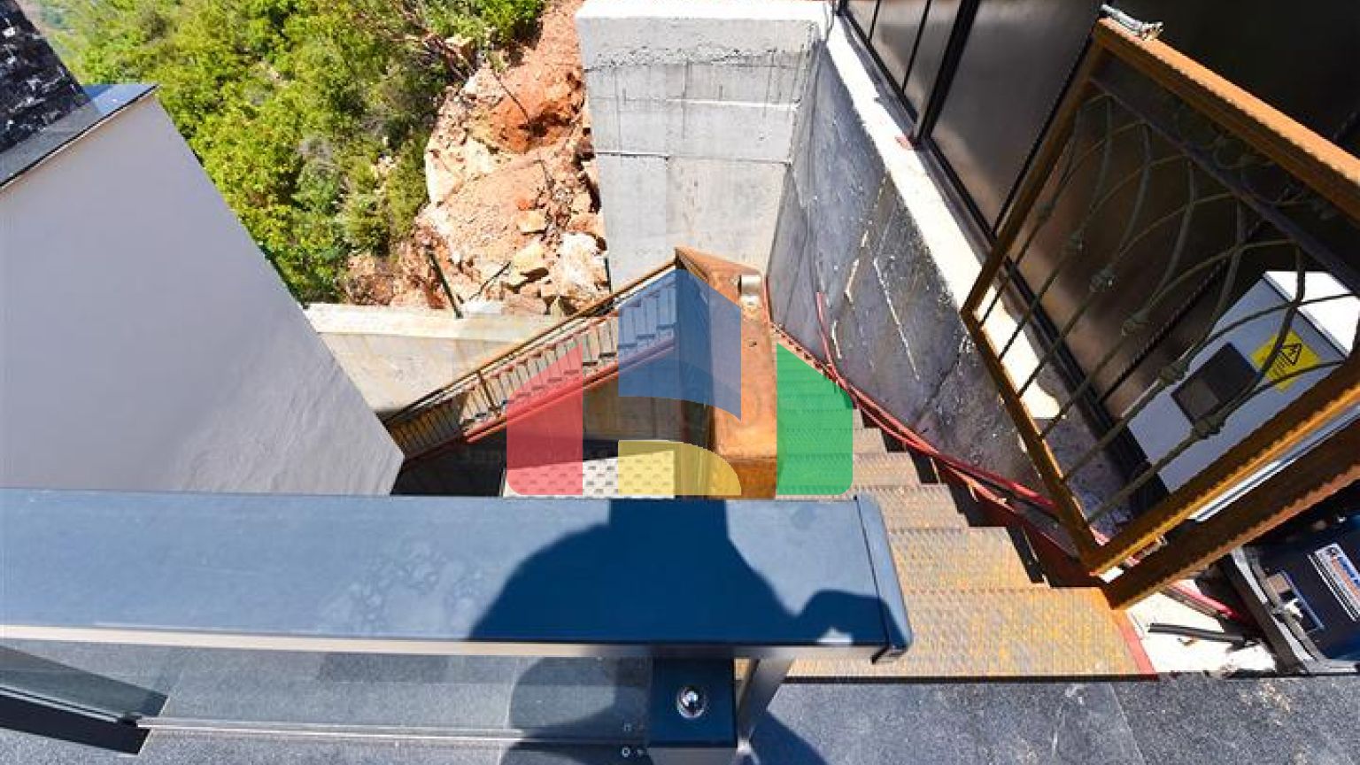 Вилла 4+2 с бассейном и видом на Средиземное море