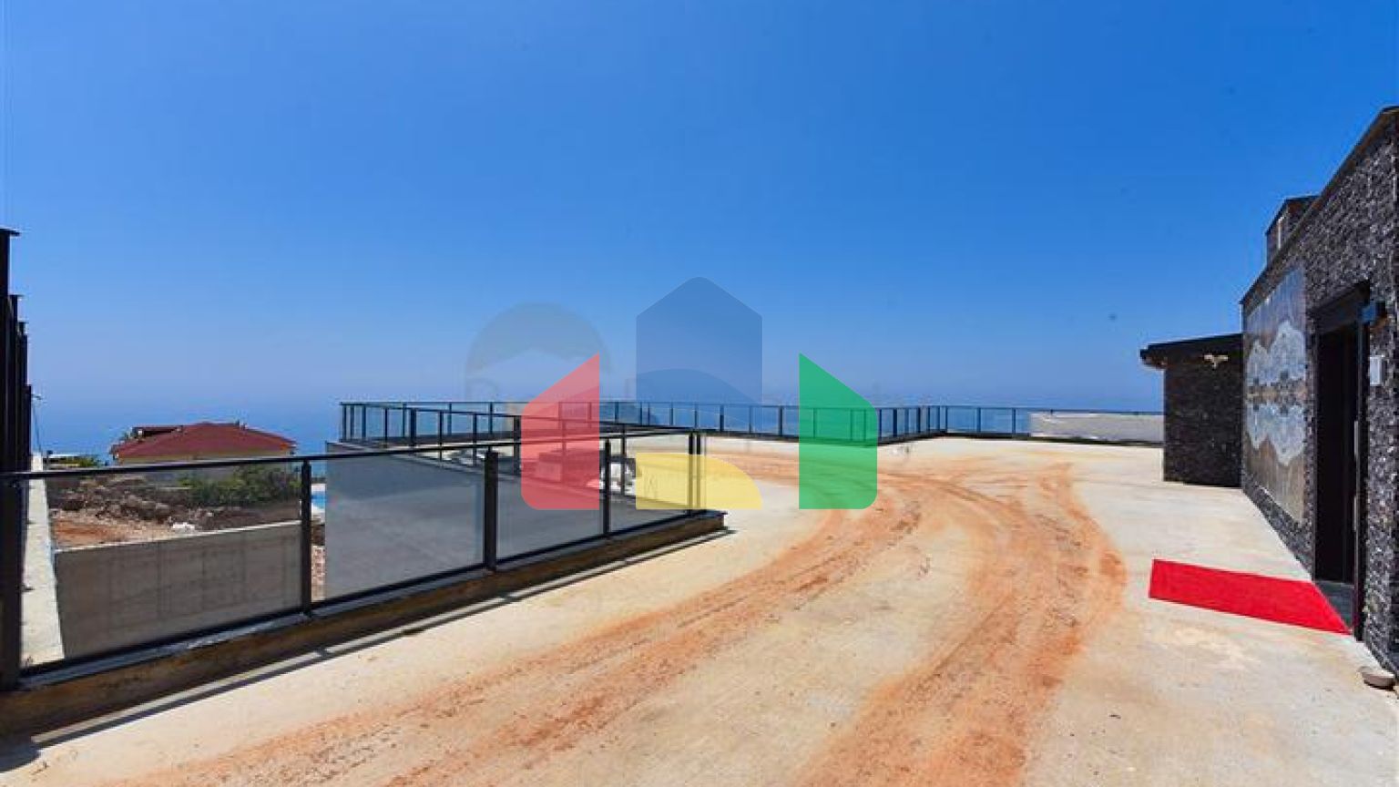 Вилла 4+2 с бассейном и видом на Средиземное море