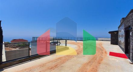 Вилла 4+2 с бассейном и видом на Средиземное море