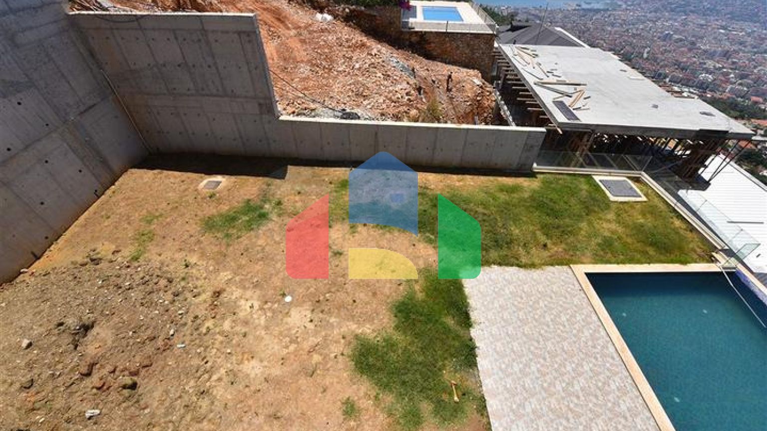 Вилла 4+2 с бассейном и видом на Средиземное море