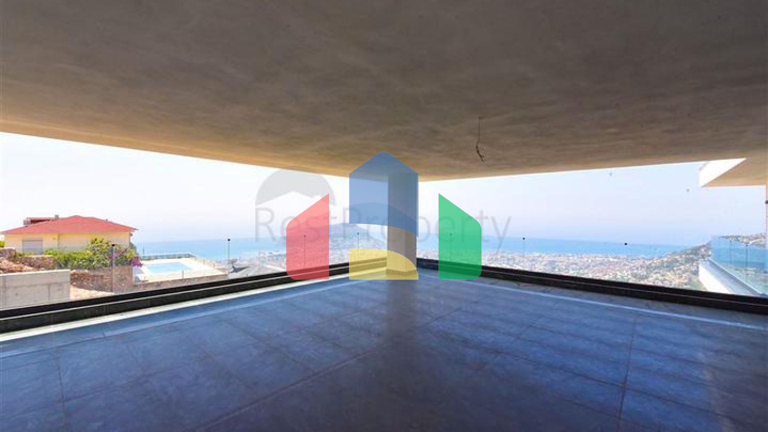 Вилла 4+2 с бассейном и видом на Средиземное море