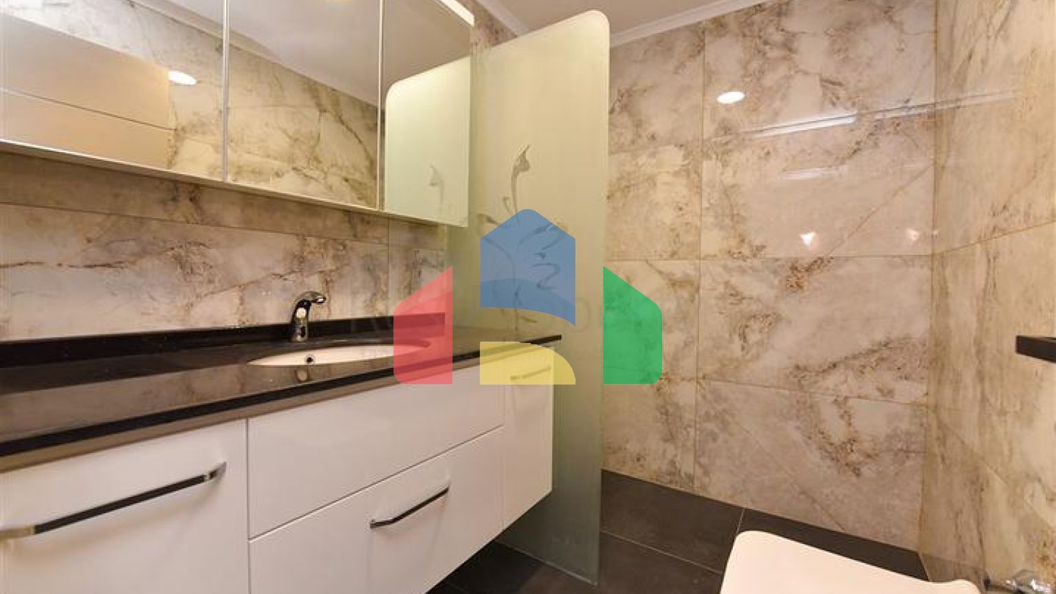 Вилла 4+2 с бассейном и видом на Средиземное море