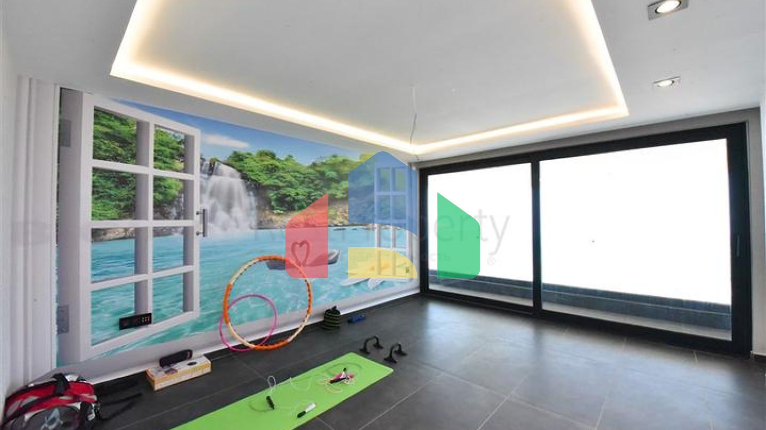 Вилла 4+2 с бассейном и видом на Средиземное море