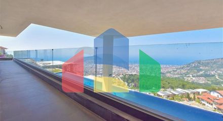 Вилла 4+2 с бассейном и видом на Средиземное море