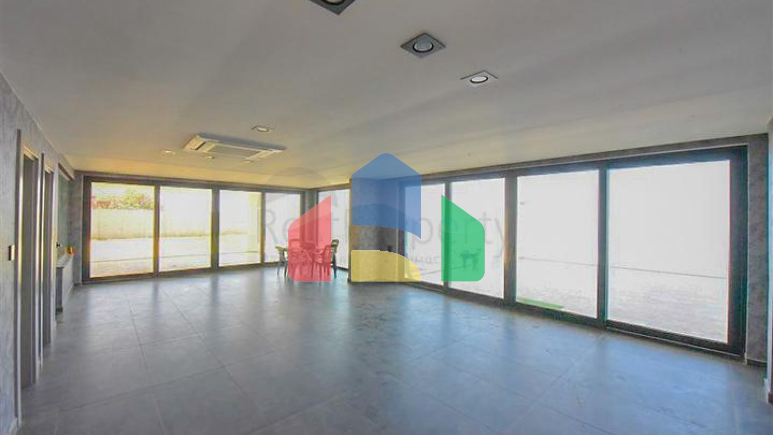 Вилла 4+2 с бассейном и видом на Средиземное море