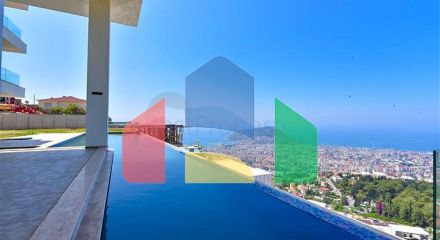 Вилла 4+2 с бассейном и видом на Средиземное море