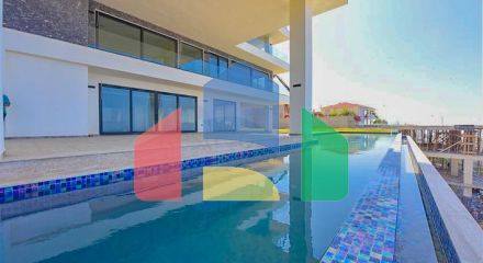 Вилла 4+2 с бассейном и видом на Средиземное море