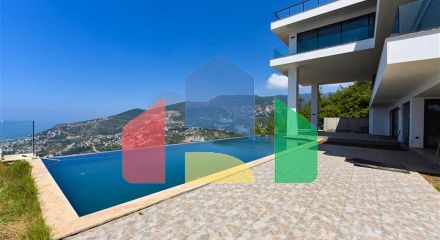 Вилла 4+2 с бассейном и видом на Средиземное море