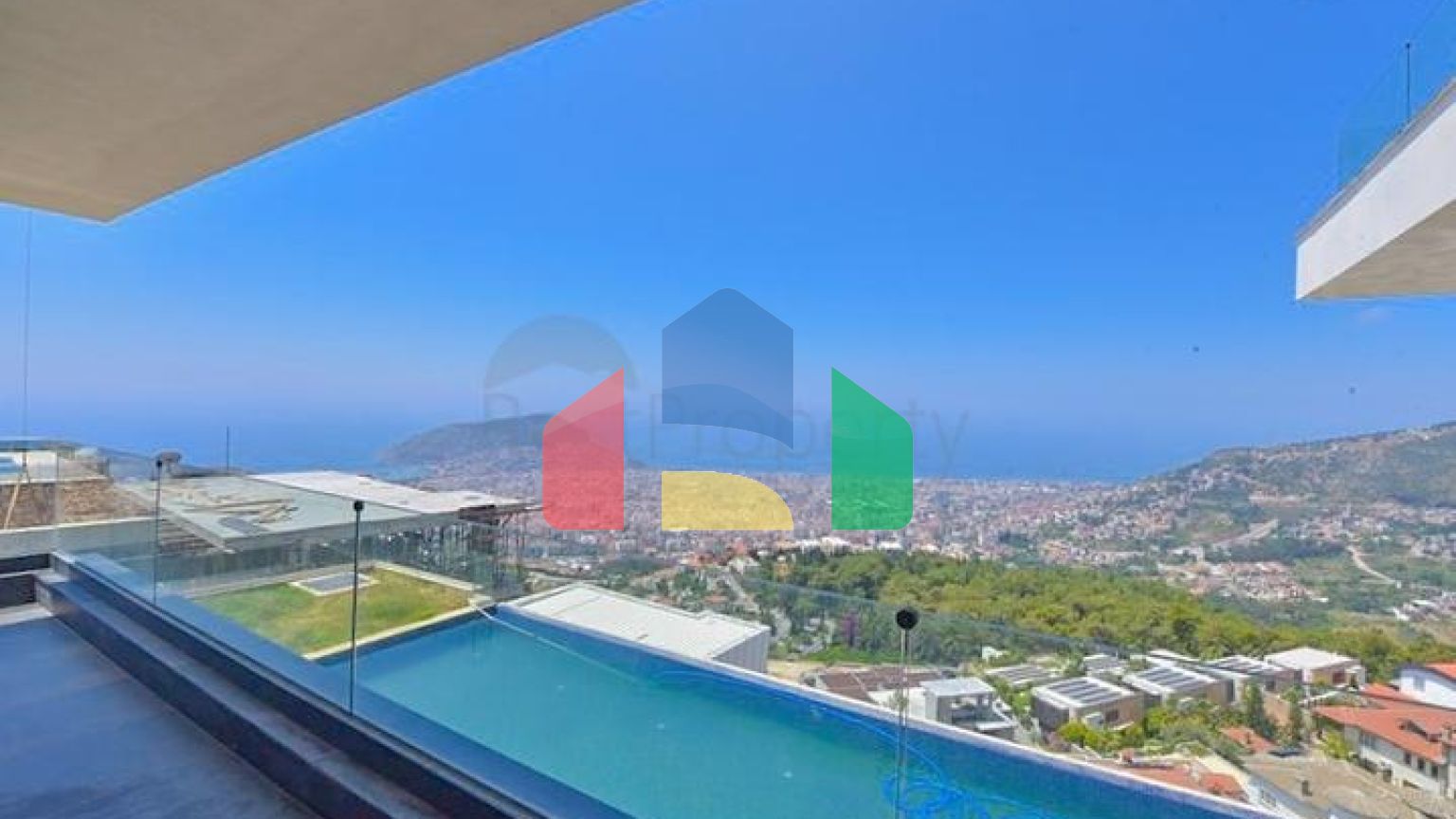 Вилла 4+2 с бассейном и видом на Средиземное море