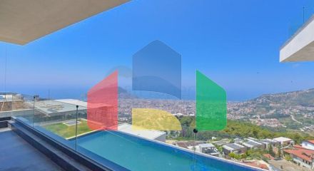 Вилла 4+2 с бассейном и видом на Средиземное море