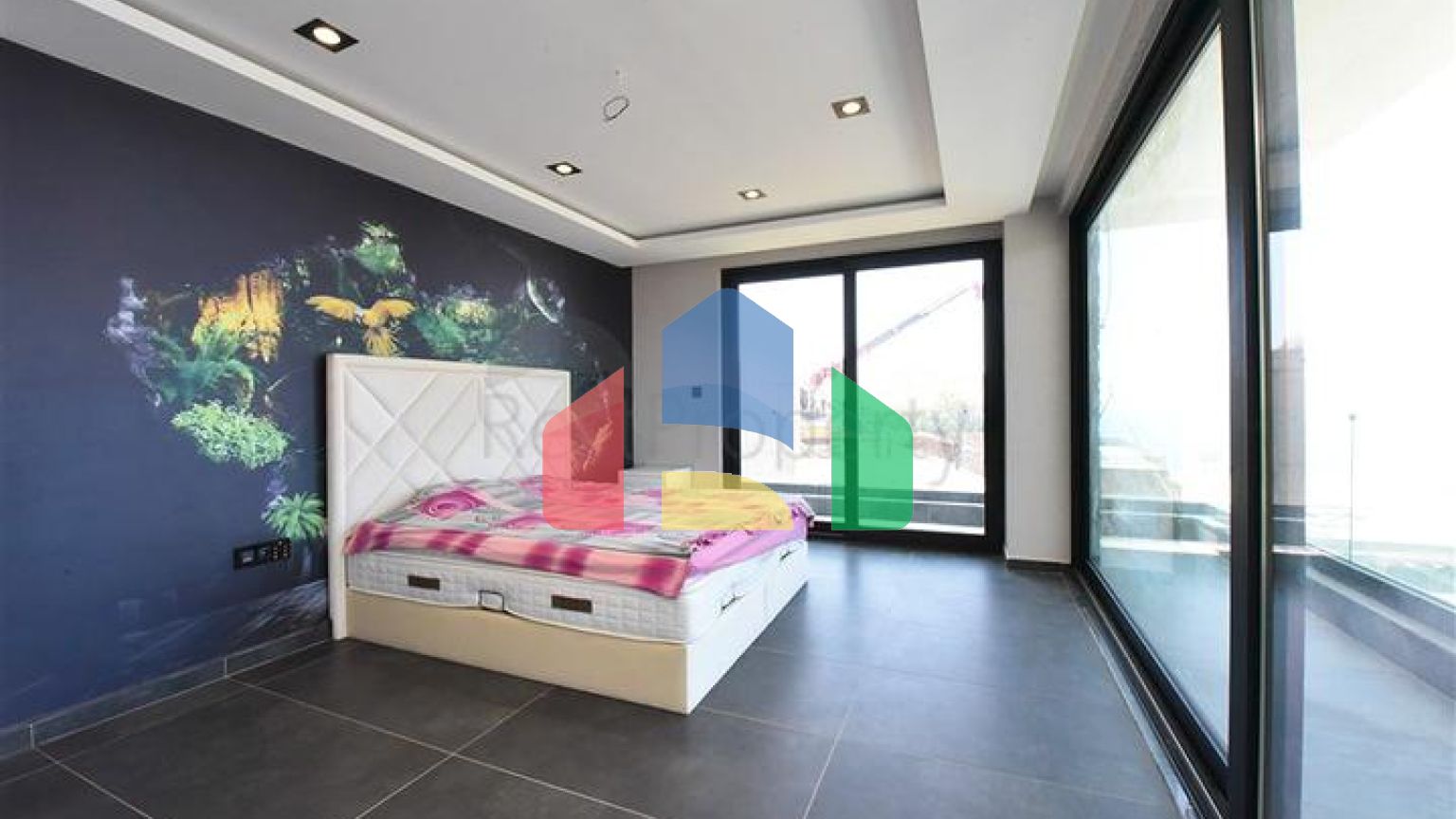 Вилла 4+2 с бассейном и видом на Средиземное море