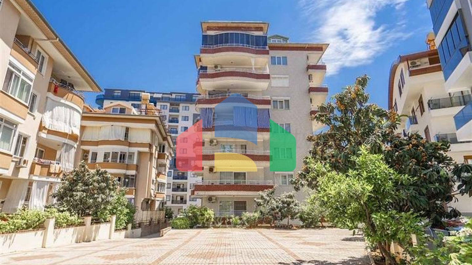 Трехкомнатная квартира в районе пляжа Клеопатры