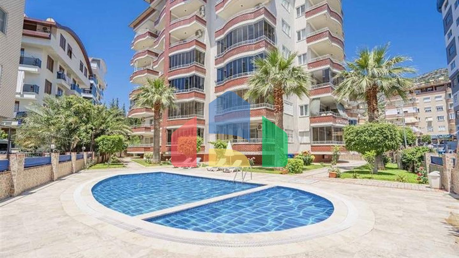 Трехкомнатная квартира в районе пляжа Клеопатры