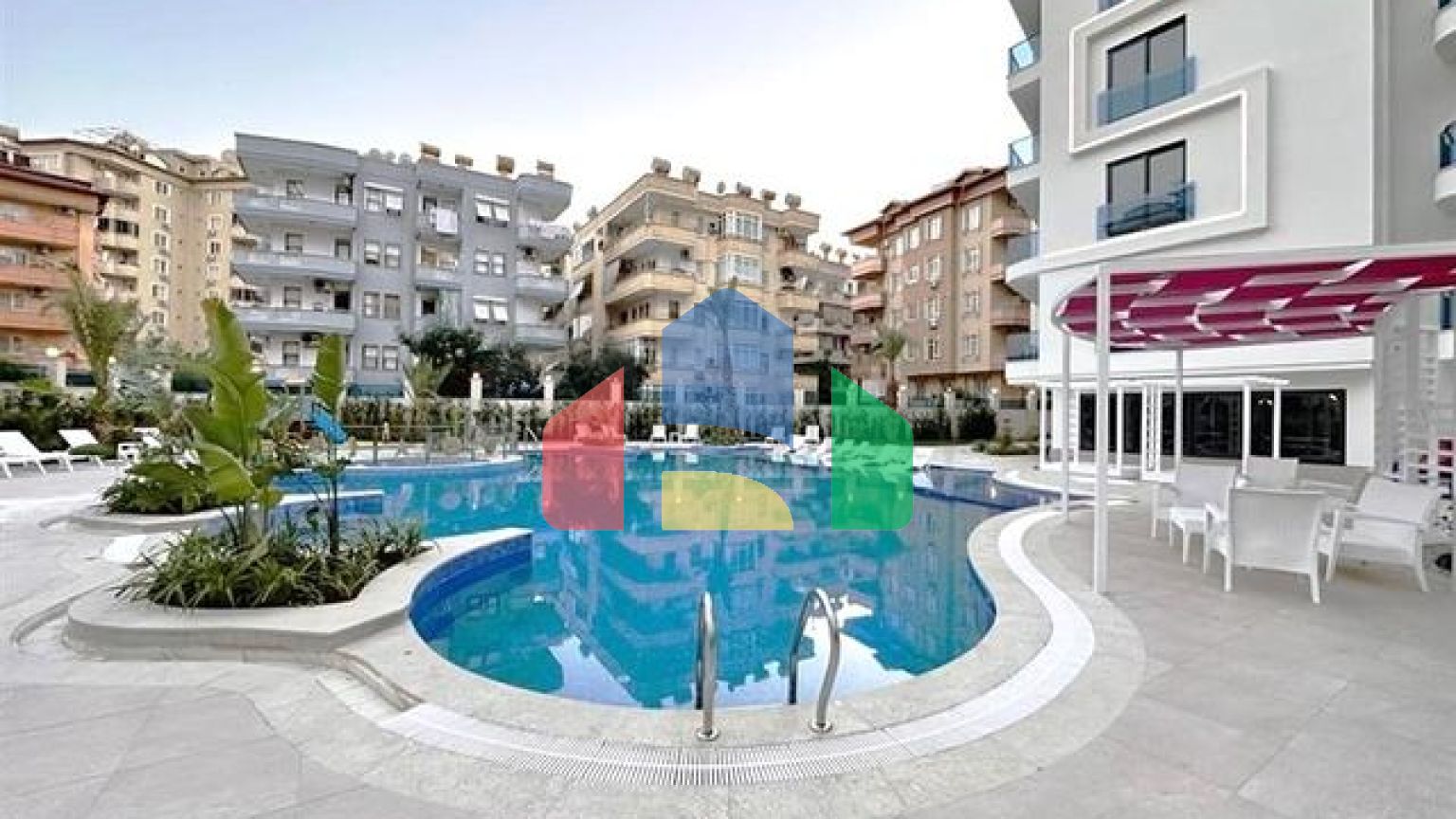 Двухкомнатная квартира в новом комплексе центра Алании