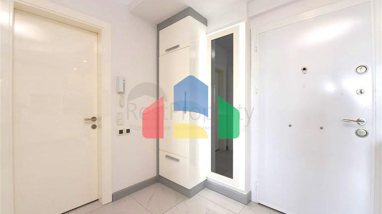 Двухкомнатная квартира в жилом комплексе на Клеопатре