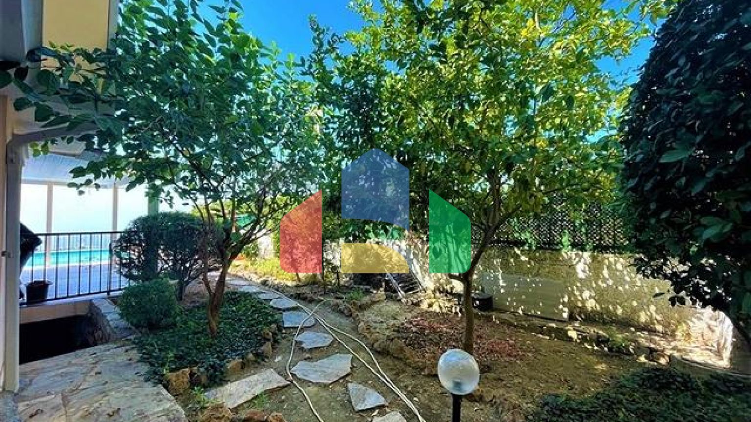 Мебльована окрема вілла 4+1 в районі Тепе