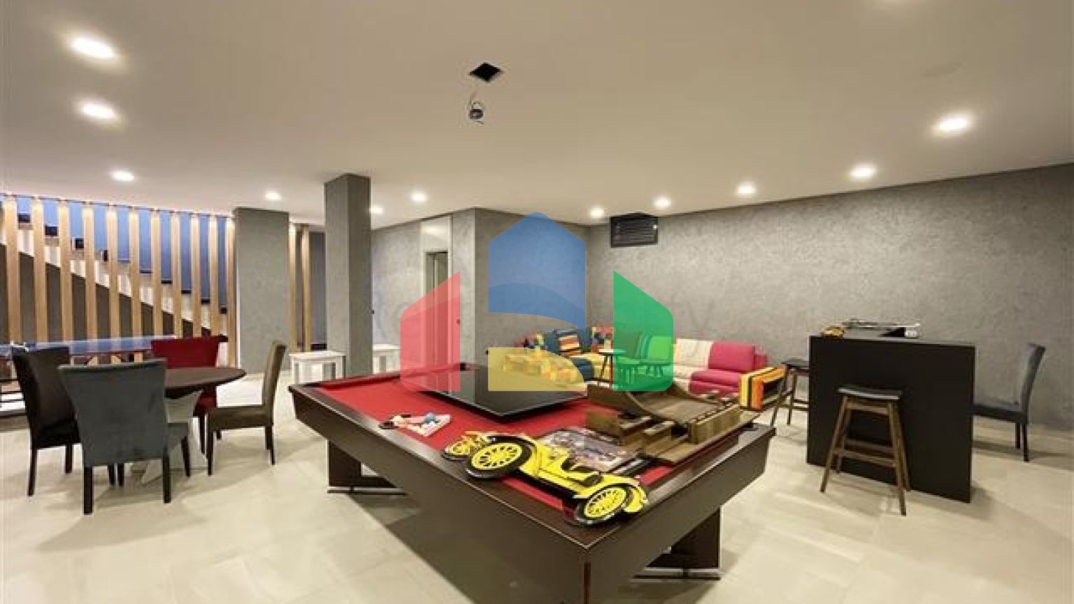 Двухуровневая вилла с бассейном с открытым видом на море