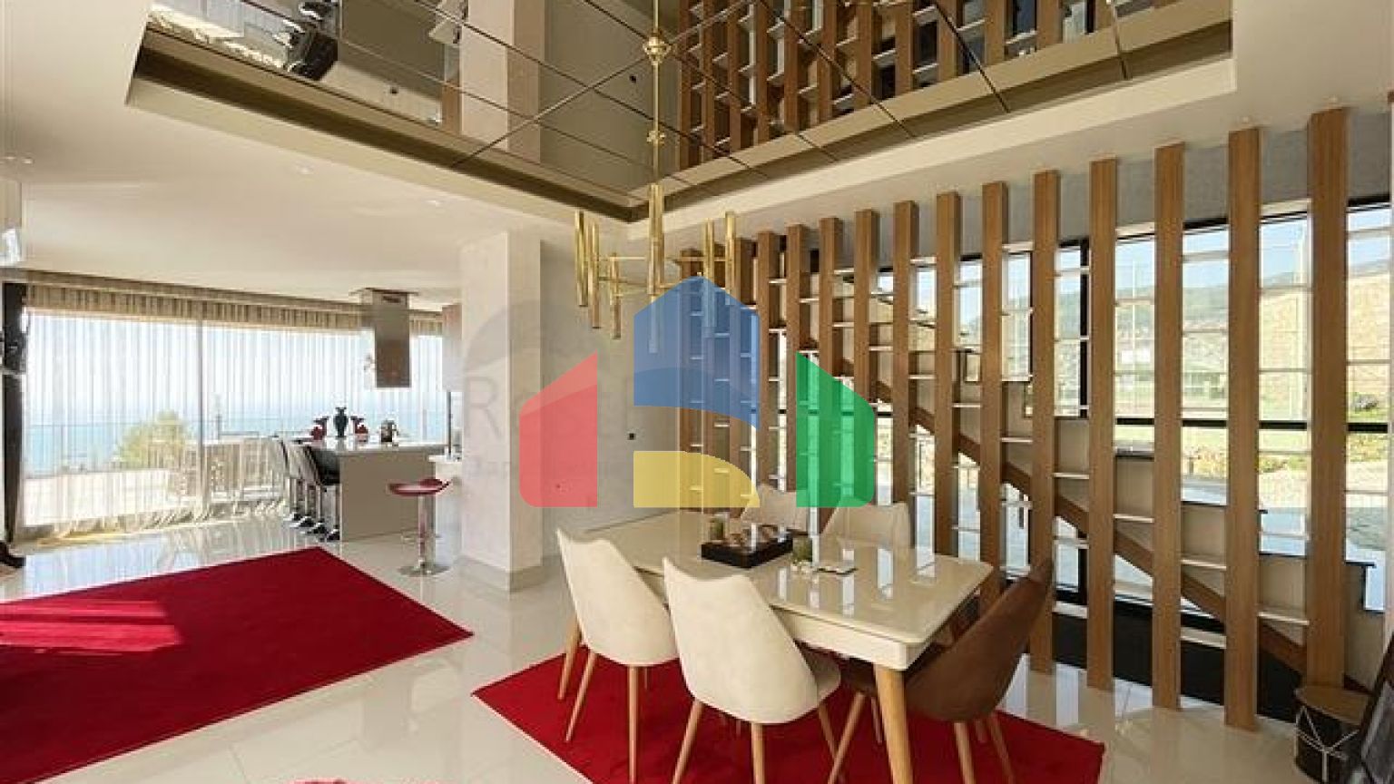 Двухуровневая вилла с бассейном с открытым видом на море