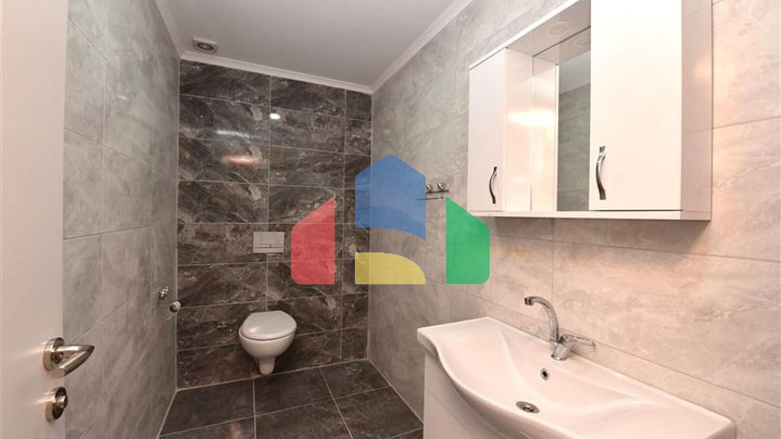 Розкішний офіс в центрі Аланії